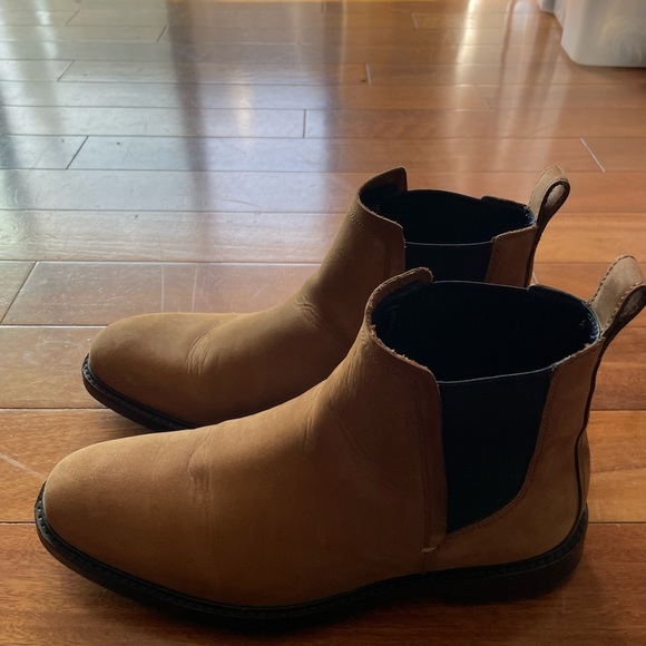 Gently worn ~Cole Haan light brown Chelsea boot. Mens 7.5 - Picture 2 of 5